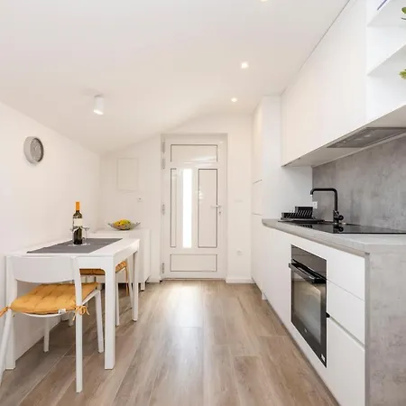 Easy Apartment *