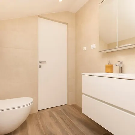 Easy Apartment *