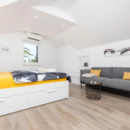 Easy Apartment