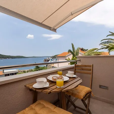 Easy * Mali Losinj