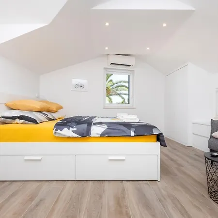 Easy Apartment
